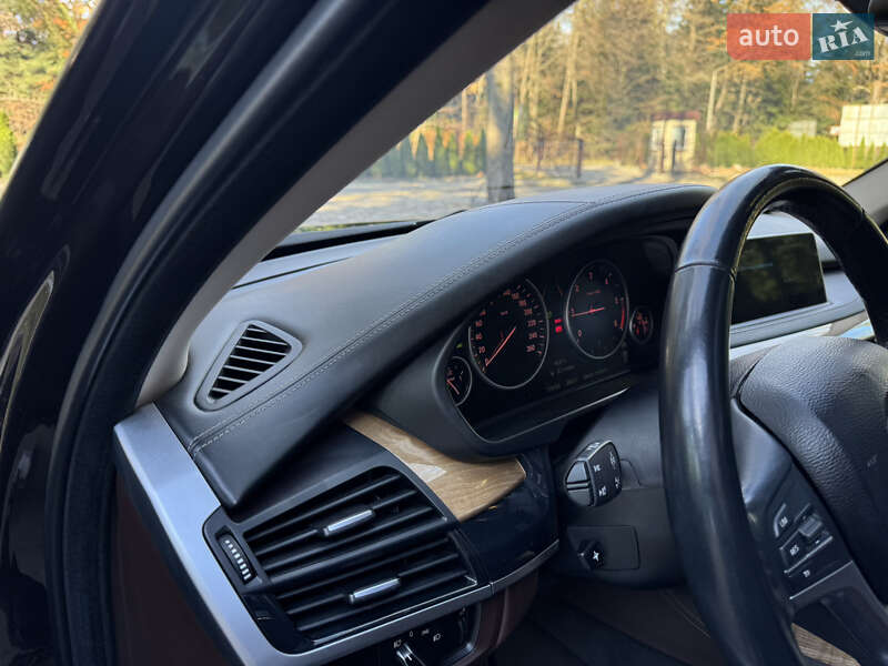 Внедорожник / Кроссовер BMW X5 2015 в Дрогобыче