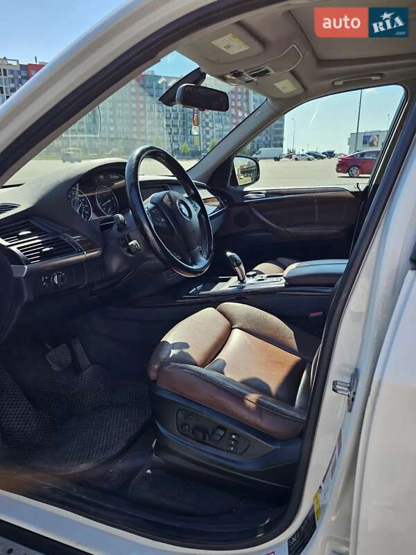 Внедорожник / Кроссовер BMW X5 2010 в Киеве