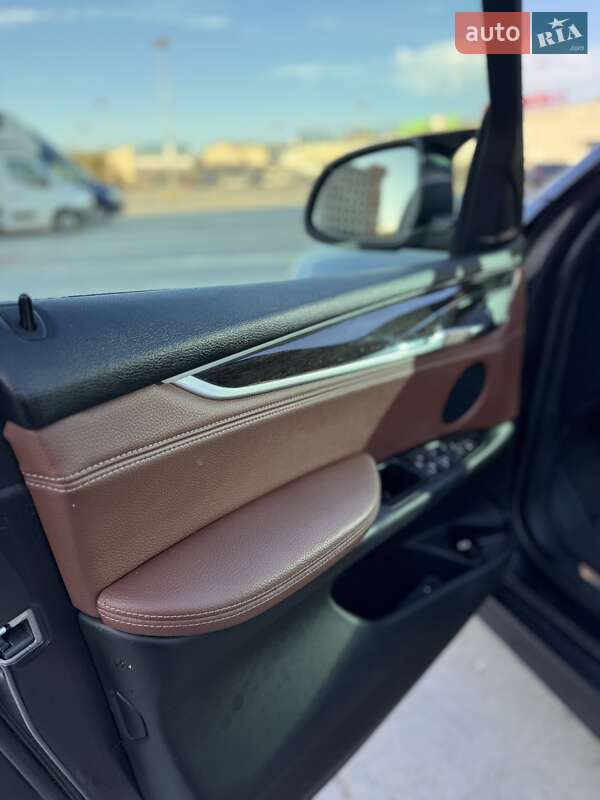 Внедорожник / Кроссовер BMW X5 2018 в Черновцах