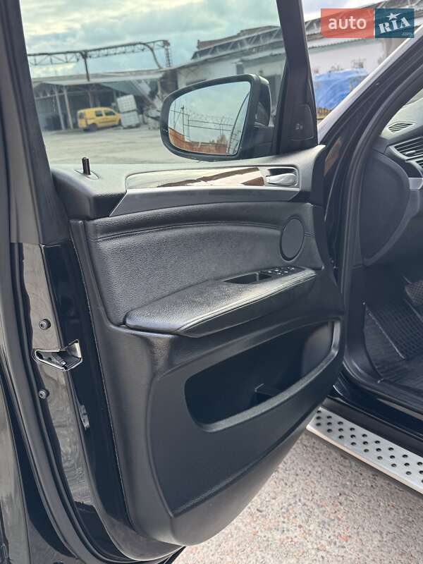 Внедорожник / Кроссовер BMW X5 2011 в Запорожье
