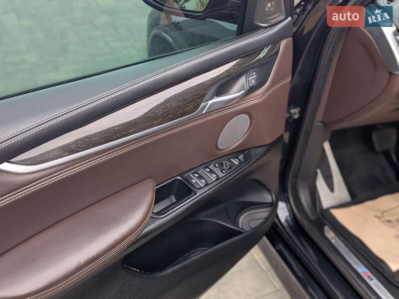 Позашляховик / Кросовер BMW X5 2016 в Луцьку