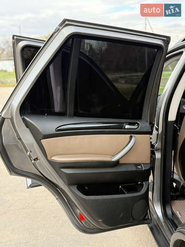 Внедорожник / Кроссовер BMW X5 2004 в Вознесенске