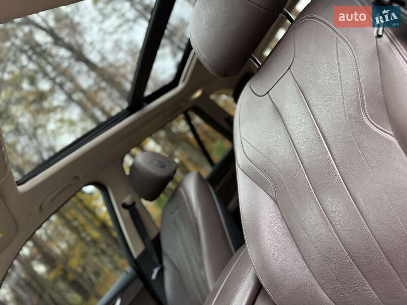 Внедорожник / Кроссовер BMW X5 2015 в Дрогобыче