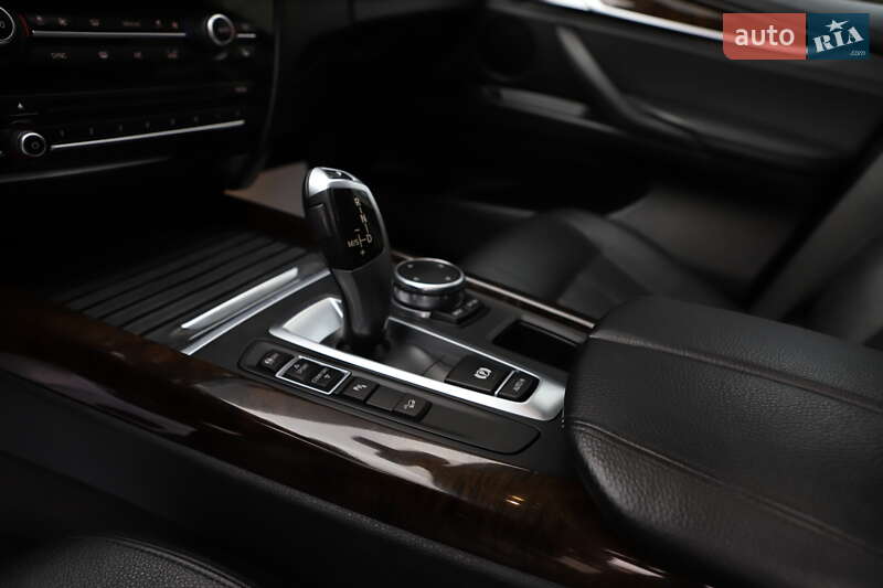 Внедорожник / Кроссовер BMW X5 2016 в Дрогобыче