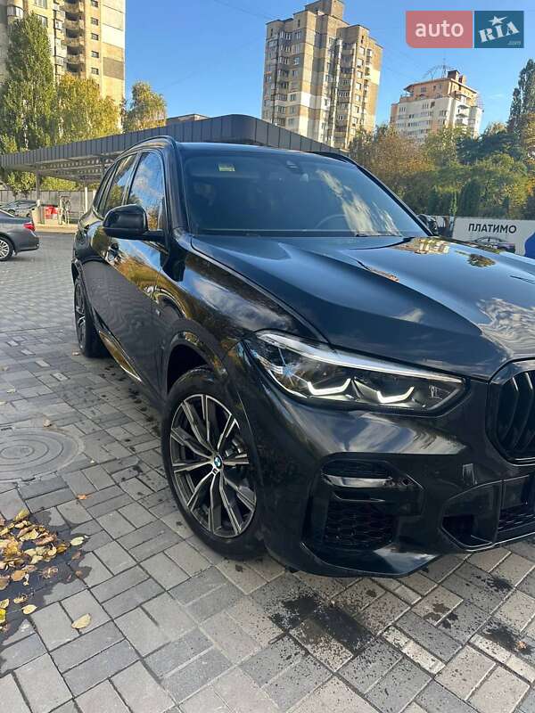 Внедорожник / Кроссовер BMW X5 2022 в Хмельницком