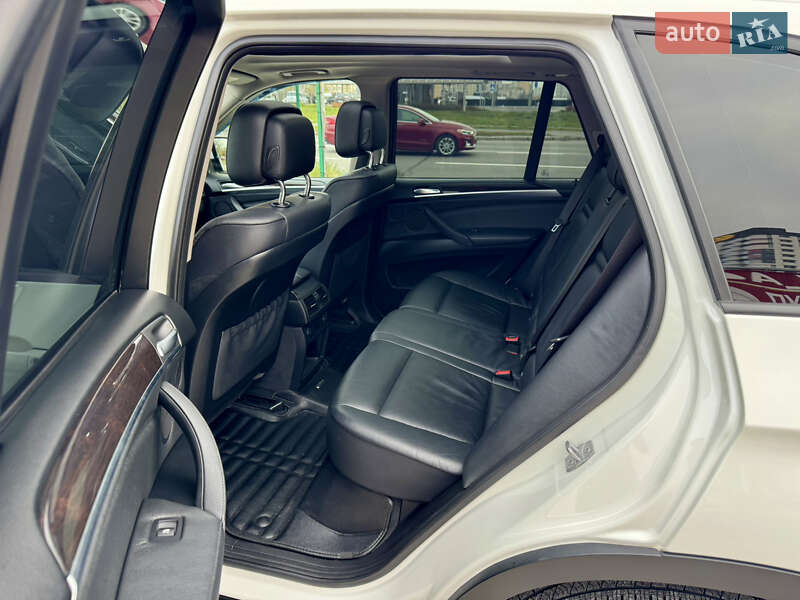 Внедорожник / Кроссовер BMW X5 2013 в Киеве