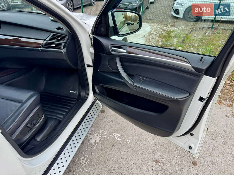 Внедорожник / Кроссовер BMW X5 2013 в Киеве