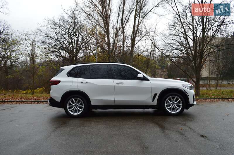 Внедорожник / Кроссовер BMW X5 2020 в Киеве