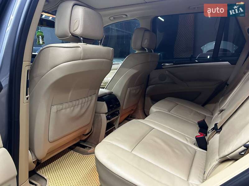 Позашляховик / Кросовер BMW X5 2013 в Чернівцях фото 15 Позашляховик / Кросовер BMW X5 2013 в Чернівцях