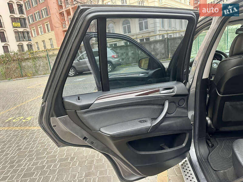 Внедорожник / Кроссовер BMW X5 2009 в Одессе