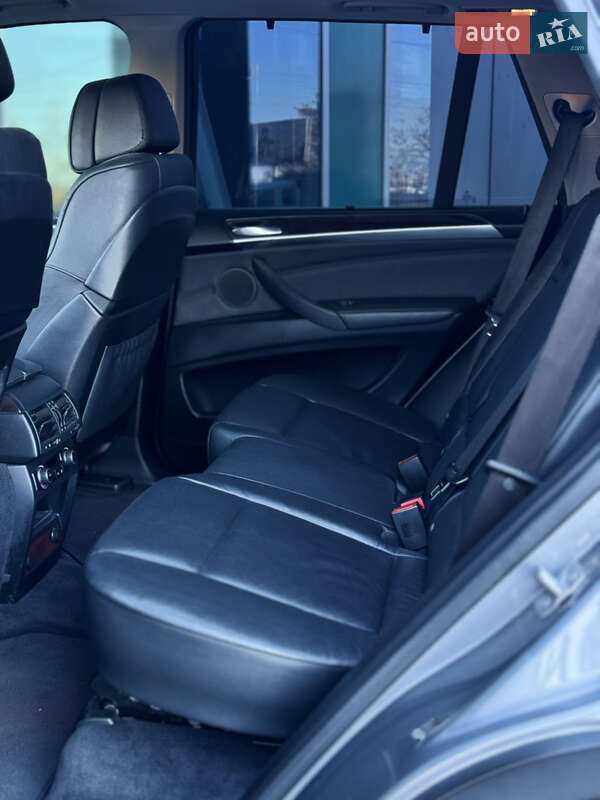 Позашляховик / Кросовер BMW X5 2013 в Дніпрі