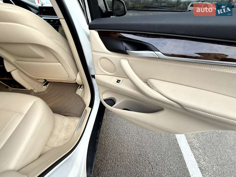 Внедорожник / Кроссовер BMW X5 2014 в Киеве