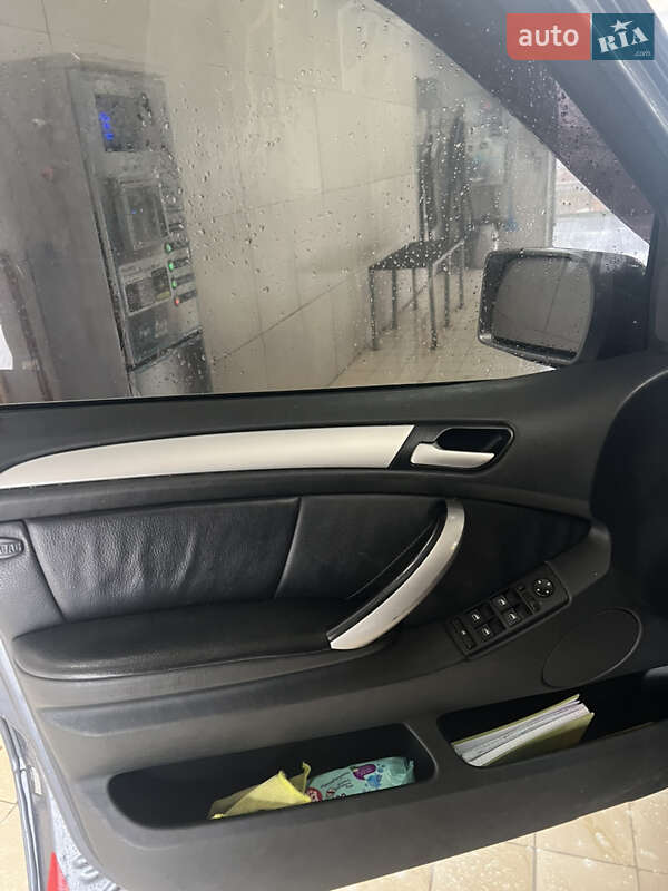 Внедорожник / Кроссовер BMW X5 2003 в Краматорске