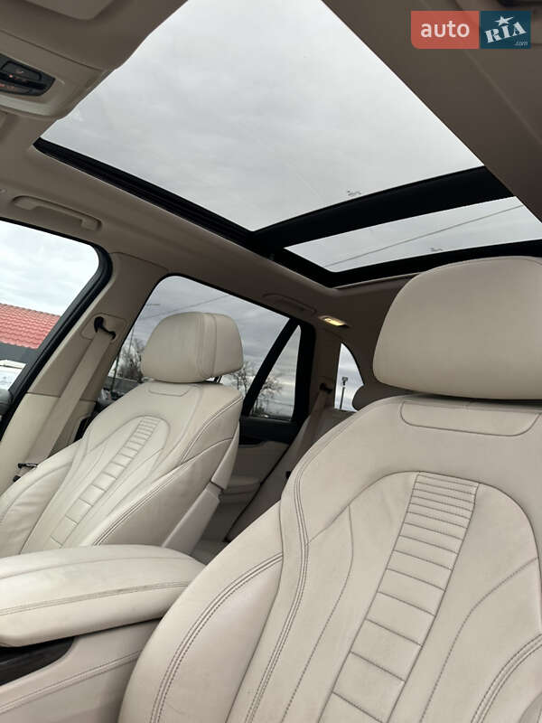 Внедорожник / Кроссовер BMW X5 2016 в Ужгороде