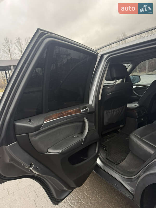 Внедорожник / Кроссовер BMW X5 2011 в Ивано-Франковске