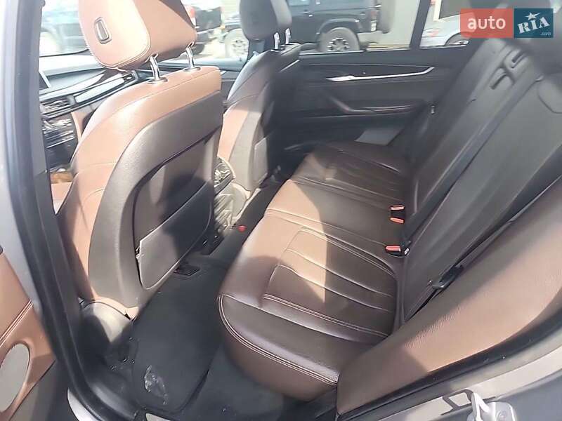 Внедорожник / Кроссовер BMW X5 2014 в Коростене