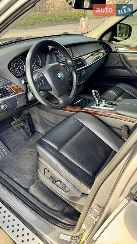 Внедорожник / Кроссовер BMW X5 2013 в Староконстантинове