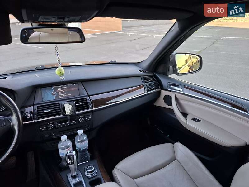 Внедорожник / Кроссовер BMW X5 2010 в Киеве