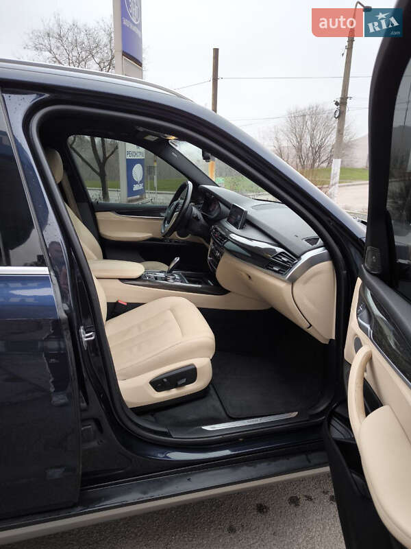 Внедорожник / Кроссовер BMW X5 2016 в Запорожье