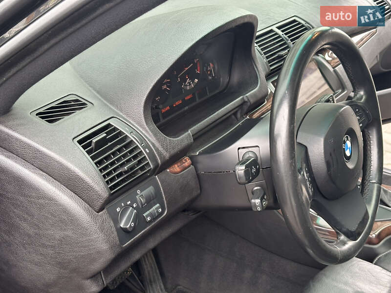 Внедорожник / Кроссовер BMW X5 2004 в Днепре