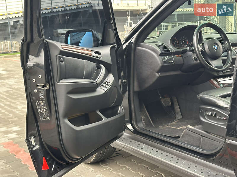 Внедорожник / Кроссовер BMW X5 2004 в Днепре
