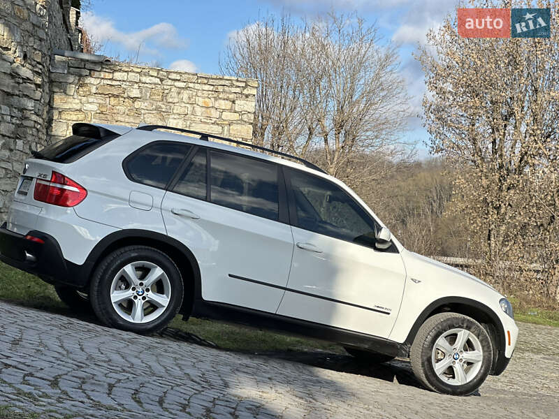 Внедорожник / Кроссовер BMW X5 2010 в Каменец-Подольском