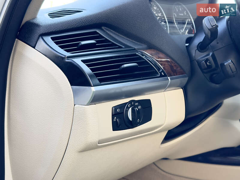 Внедорожник / Кроссовер BMW X5 2010 в Каменец-Подольском