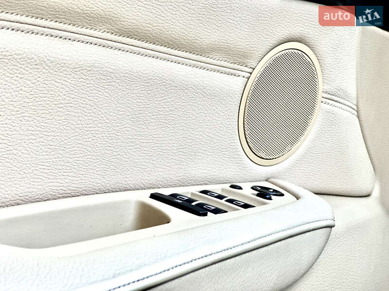 Внедорожник / Кроссовер BMW X5 2010 в Каменец-Подольском