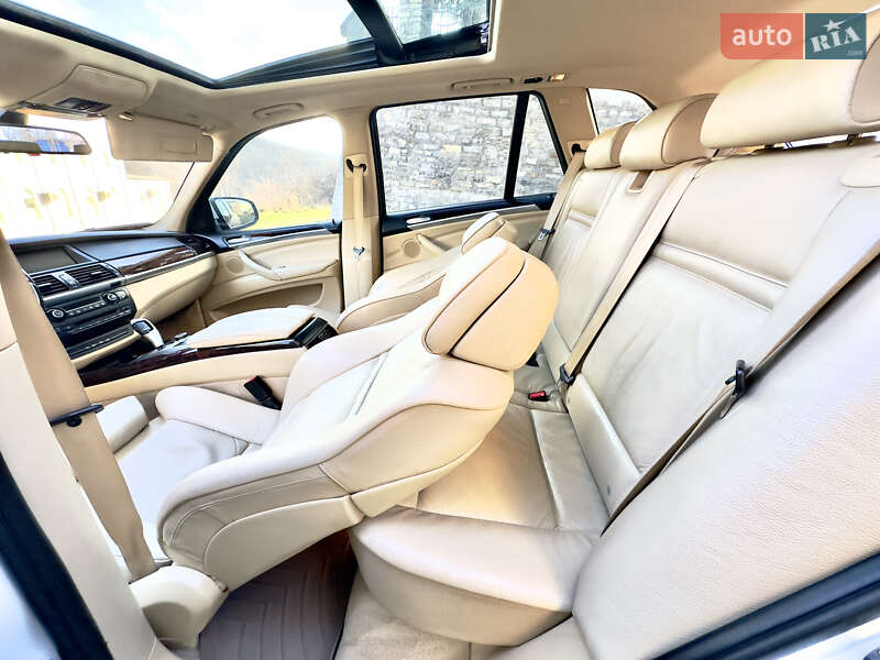 Внедорожник / Кроссовер BMW X5 2010 в Каменец-Подольском