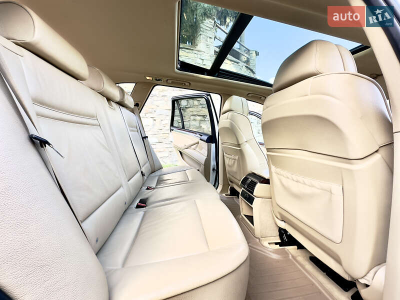 Внедорожник / Кроссовер BMW X5 2010 в Каменец-Подольском