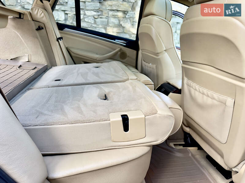 Внедорожник / Кроссовер BMW X5 2010 в Каменец-Подольском