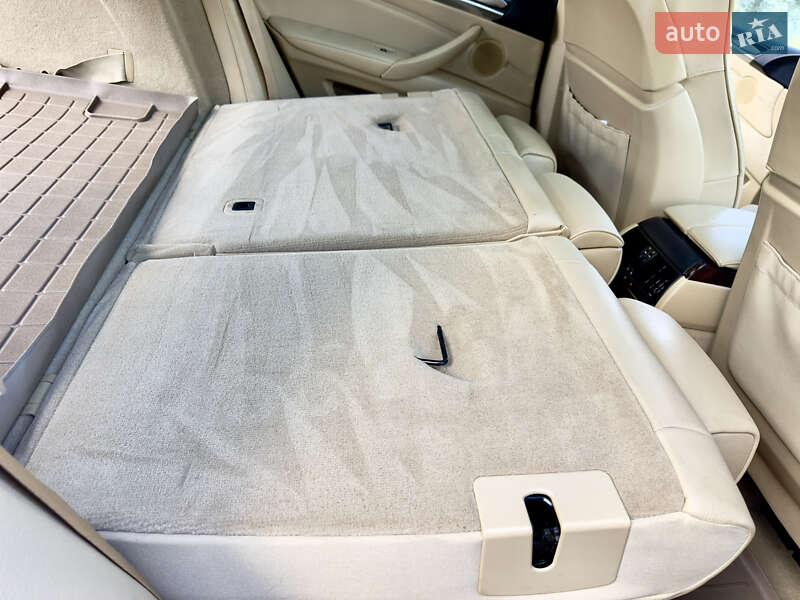 Внедорожник / Кроссовер BMW X5 2010 в Каменец-Подольском