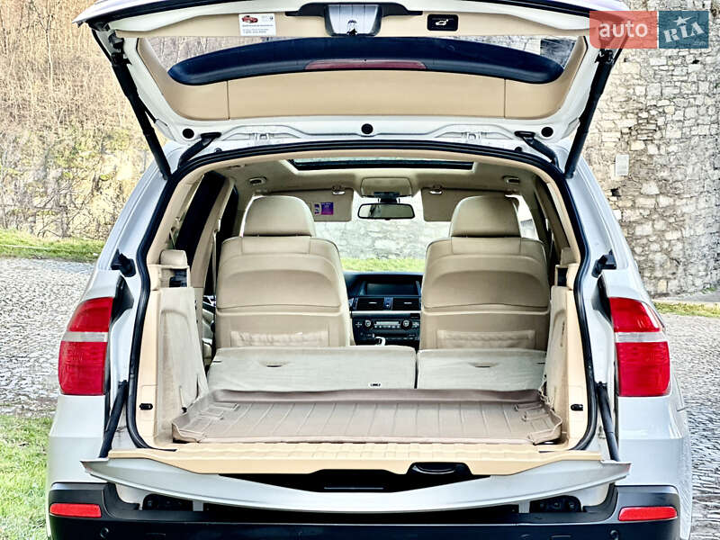 Внедорожник / Кроссовер BMW X5 2010 в Каменец-Подольском