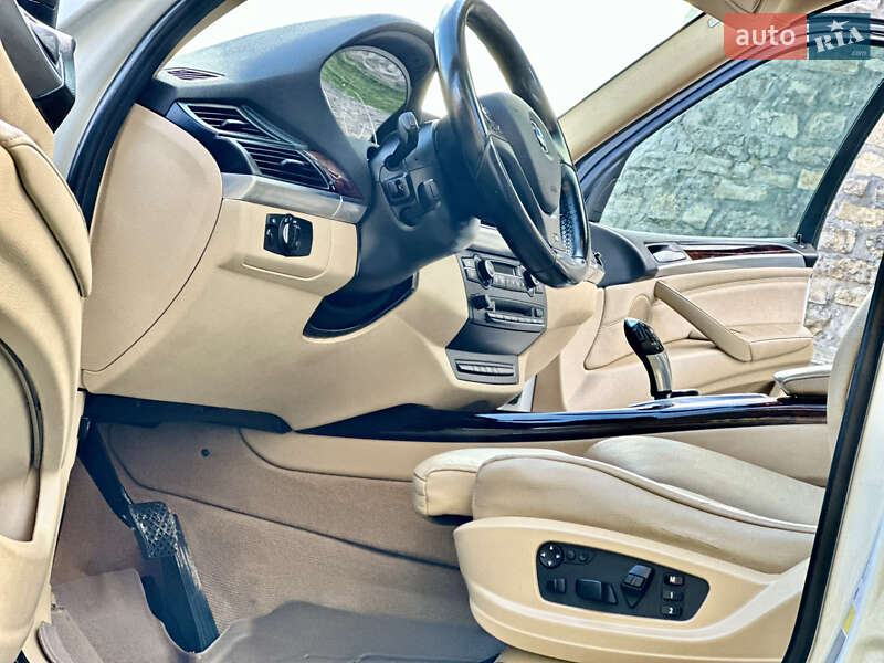 Внедорожник / Кроссовер BMW X5 2010 в Каменец-Подольском