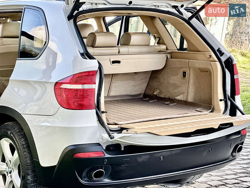 Внедорожник / Кроссовер BMW X5 2010 в Каменец-Подольском