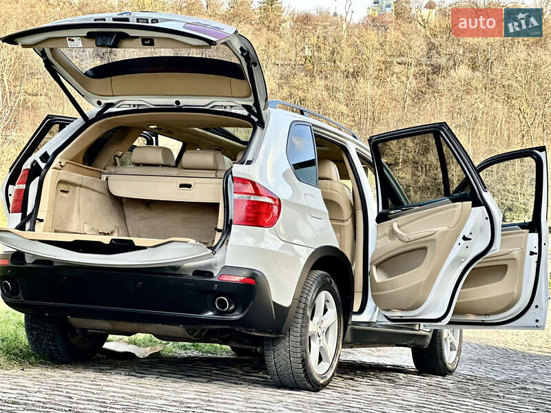 Внедорожник / Кроссовер BMW X5 2010 в Каменец-Подольском
