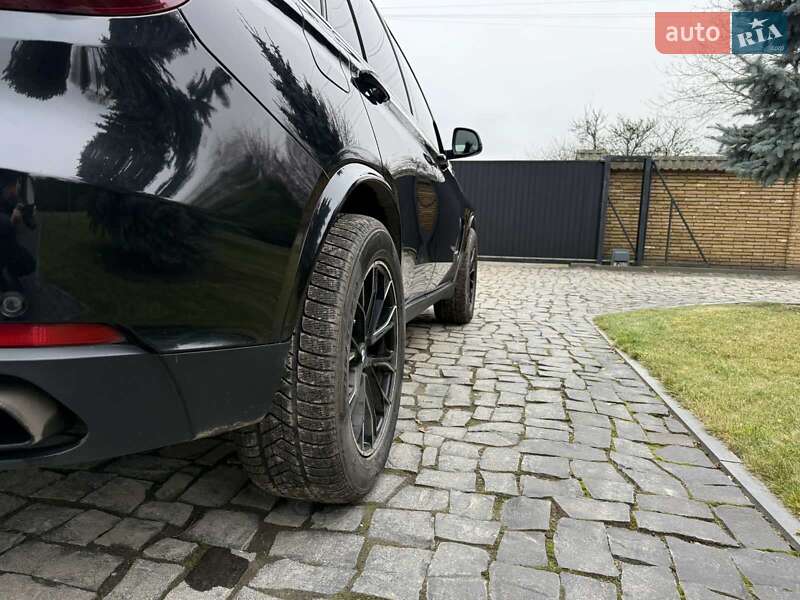 Внедорожник / Кроссовер BMW X5 2016 в Ровно