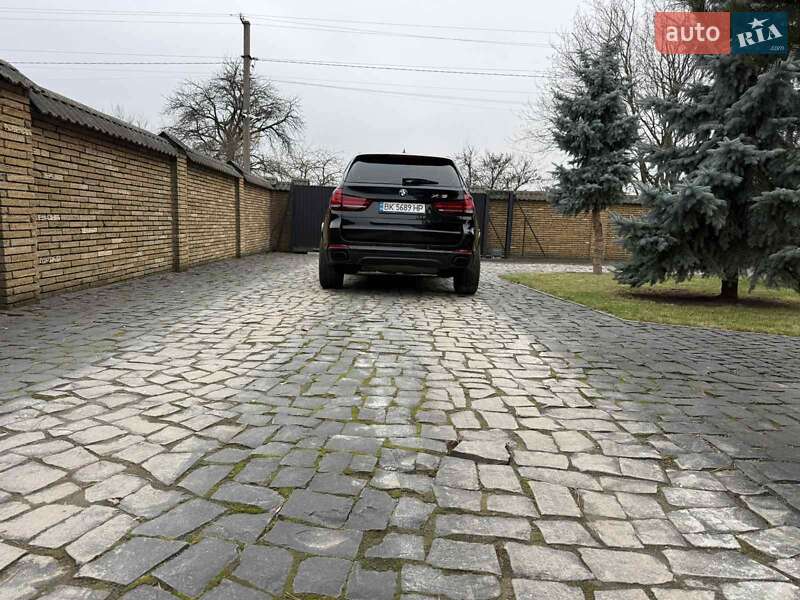 Внедорожник / Кроссовер BMW X5 2016 в Ровно