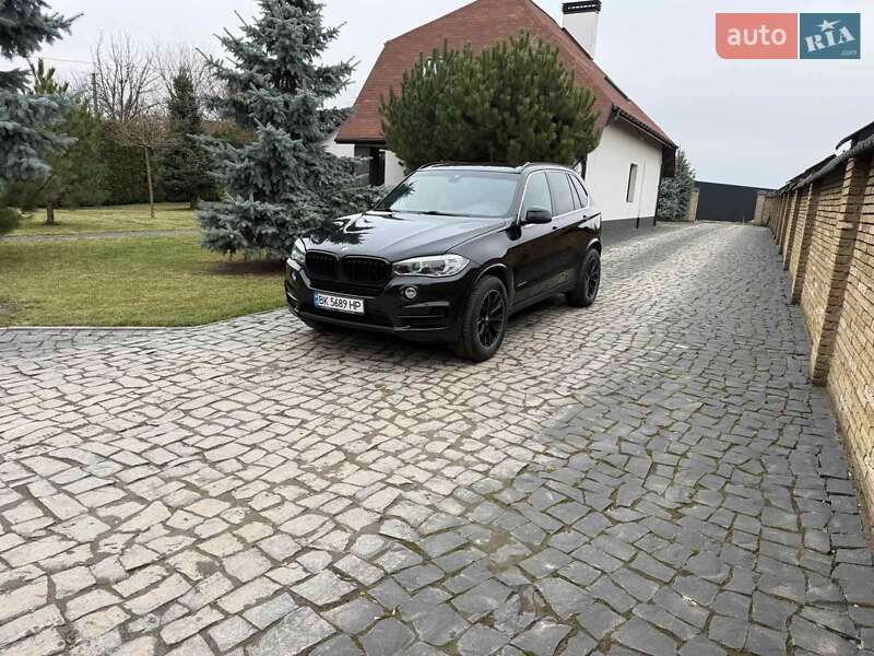Внедорожник / Кроссовер BMW X5 2016 в Ровно