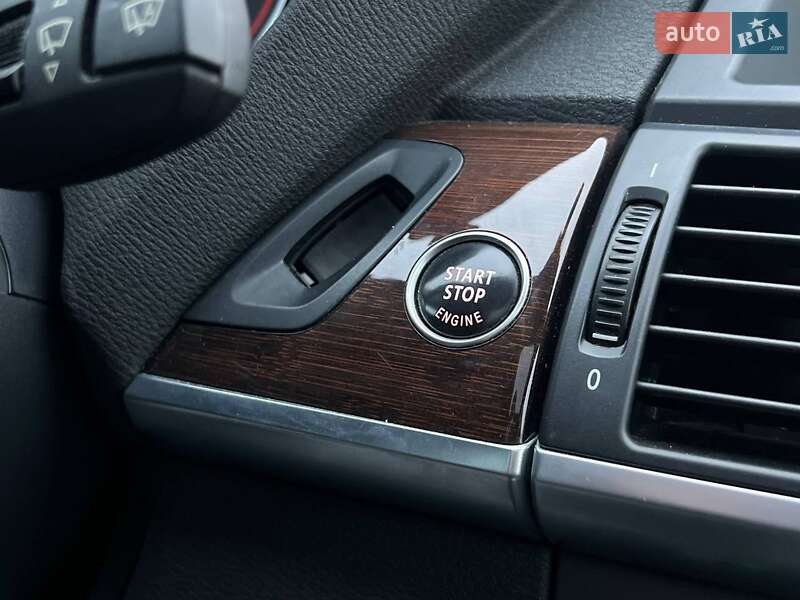 Внедорожник / Кроссовер BMW X5 2013 в Киеве