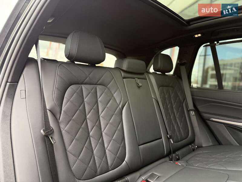 Внедорожник / Кроссовер BMW X5 2024 в Хмельницком