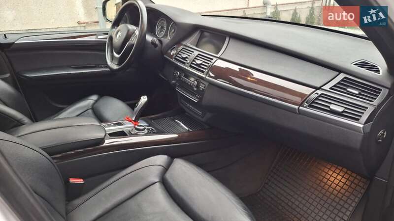 Внедорожник / Кроссовер BMW X5 2010 в Виноградове