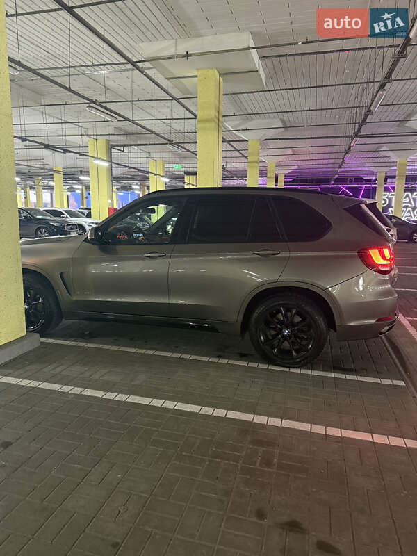 Позашляховик / Кросовер BMW X5 2016 в Гатне