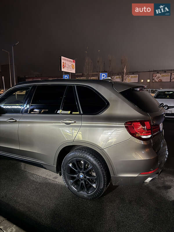 Позашляховик / Кросовер BMW X5 2016 в Гатне