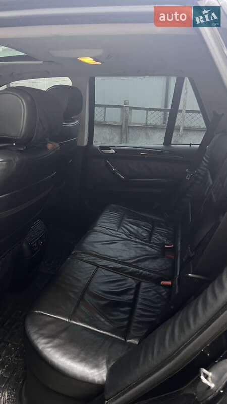 Внедорожник / Кроссовер BMW X5 2001 в Черновцах