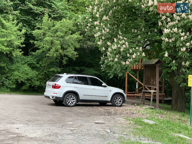 Внедорожник / Кроссовер BMW X5 2013 в Киеве