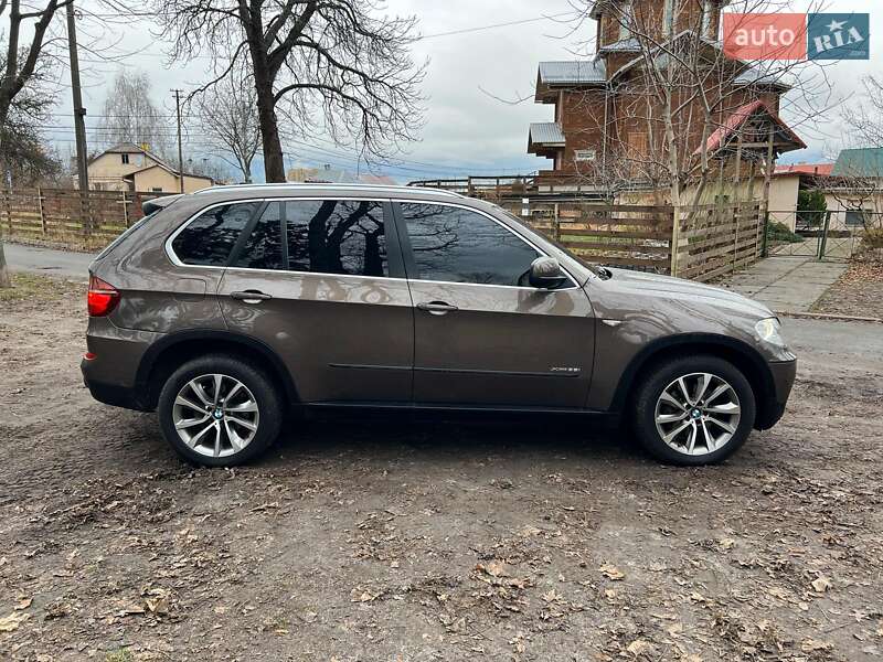 Позашляховик / Кросовер BMW X5 2010 в Києві фото 4 Позашляховик / Кросовер BMW X5 2010 в Києві