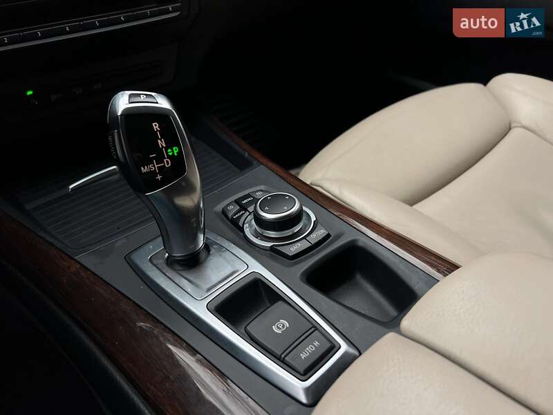 Позашляховик / Кросовер BMW X5 2010 в Києві фото 16 Позашляховик / Кросовер BMW X5 2010 в Києві