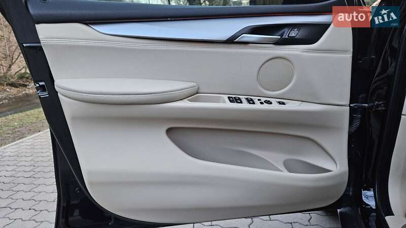 Позашляховик / Кросовер BMW X5 2014 в Сваляві