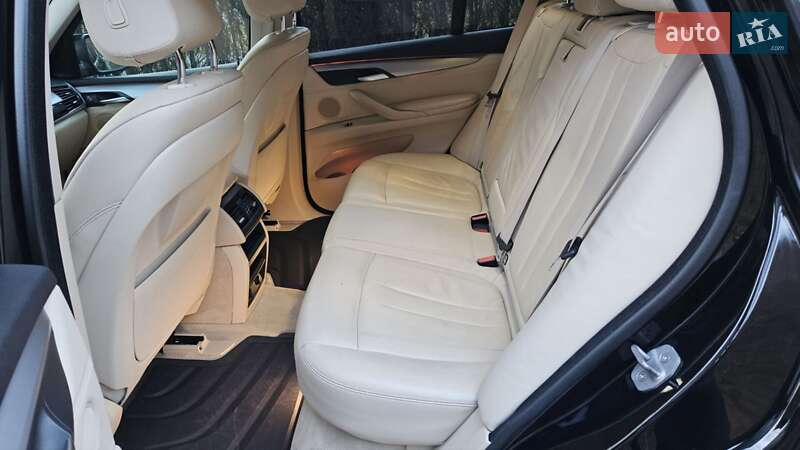 Позашляховик / Кросовер BMW X5 2014 в Сваляві